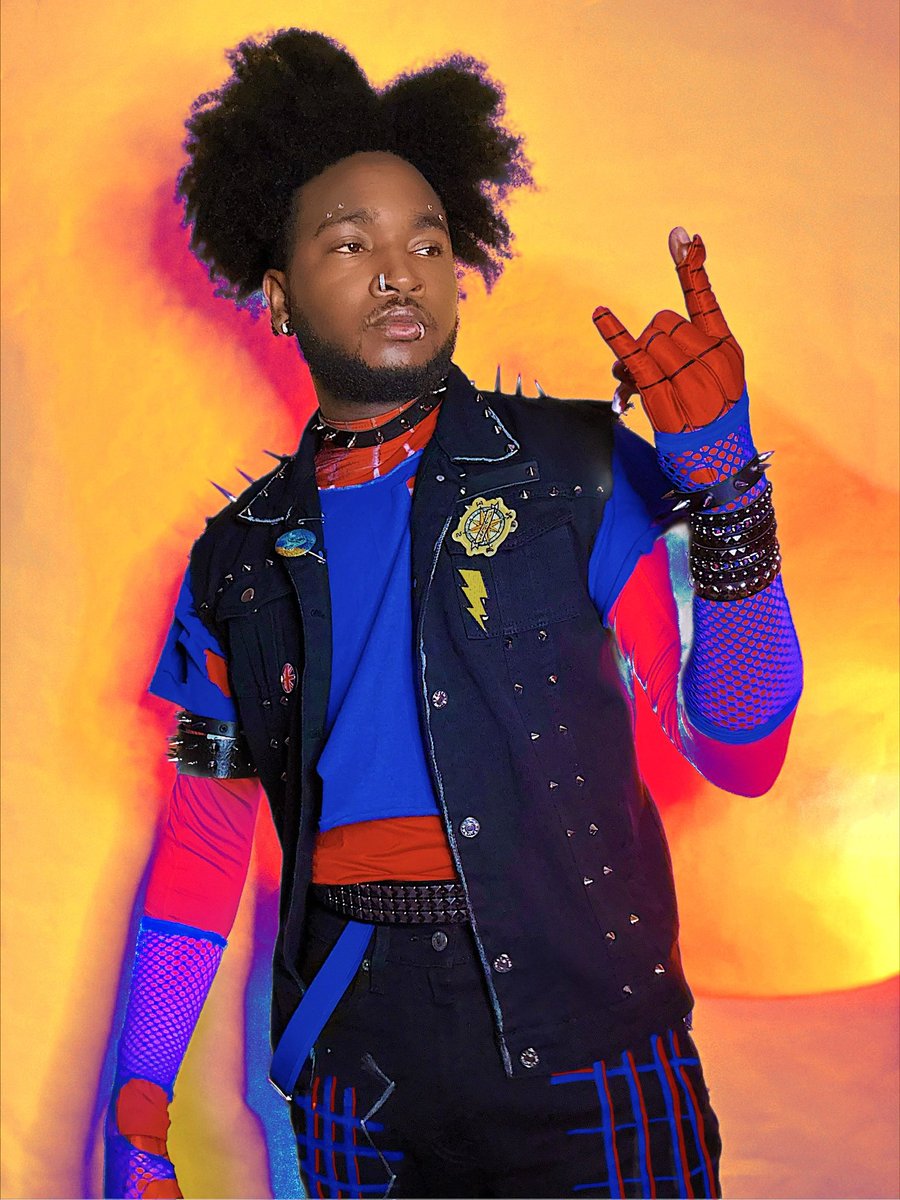 KShaw_TV's tweet photo. Drop your marvel cosplays. 👀 https://t.co/I7jIFH2uiT