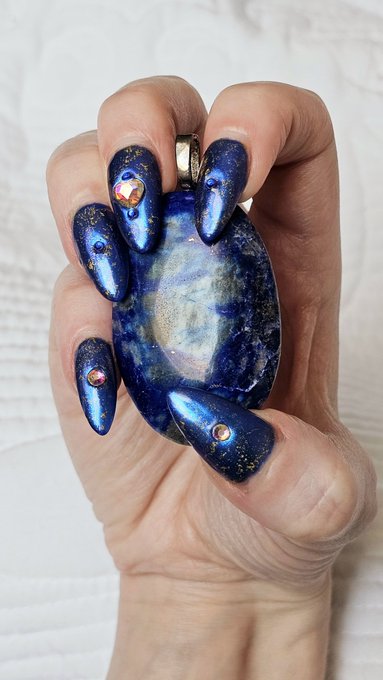 My lapis inspired nails 💙  Self done 🥰 https://t.co/Ur8oKQuVAx