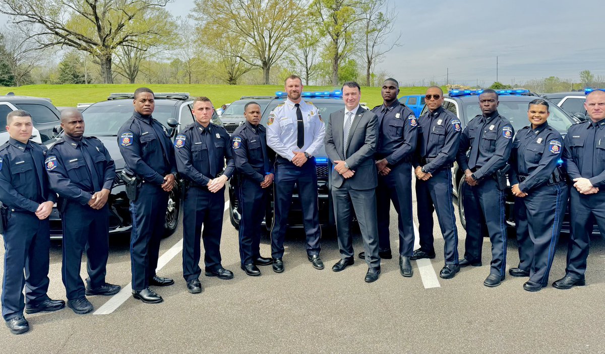 tatereeves's tweet image. More Mississippi law enforcement heroes were made today!

Congratulations to Basic Class #273 on your graduation from MLEOTA.

We are grateful for you and your families’ sacrifice!