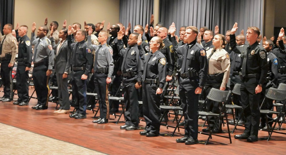 tatereeves's tweet image. More Mississippi law enforcement heroes were made today!

Congratulations to Basic Class #273 on your graduation from MLEOTA.

We are grateful for you and your families’ sacrifice!