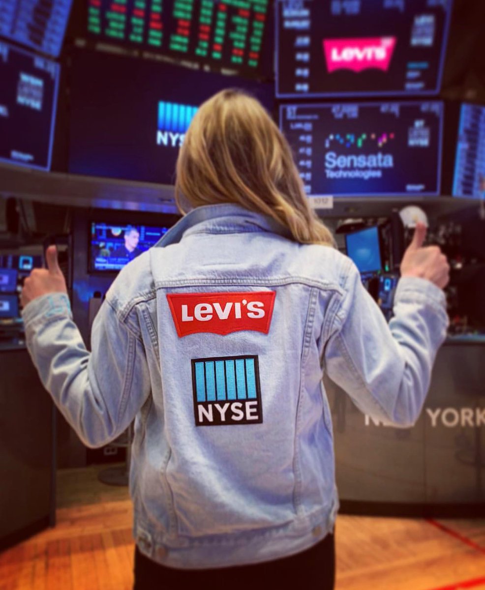 Today @Reddit IPO’d on the @NYSE and reminded me that on this day 5 years ago, @LEVIS went public in the same spot. That was a fun day where we all got to wear $LEVI jeans and jackets. Wearing denim is prohibited on the NYSE floor, but they relaxed the rules for that one day.