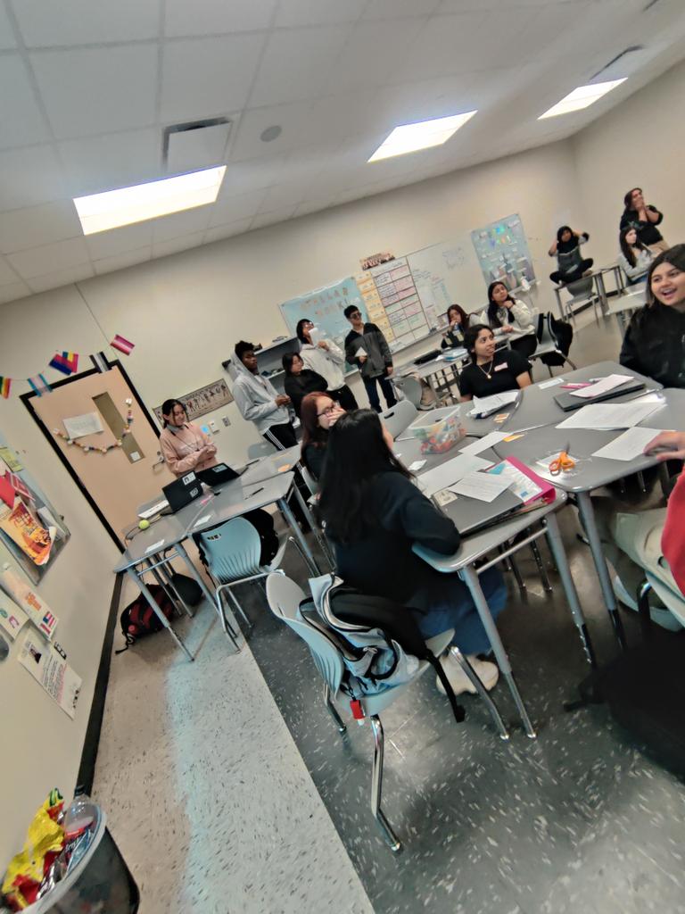 Wigley_History's tweet image. Debate day:
6 questions were posed and the students stood on the left for disagree and the right for agree. The opinions were well informed and the defenses were very passionate! We now better understand why the Vietnam War was so polarizing.
@iamsharpstown