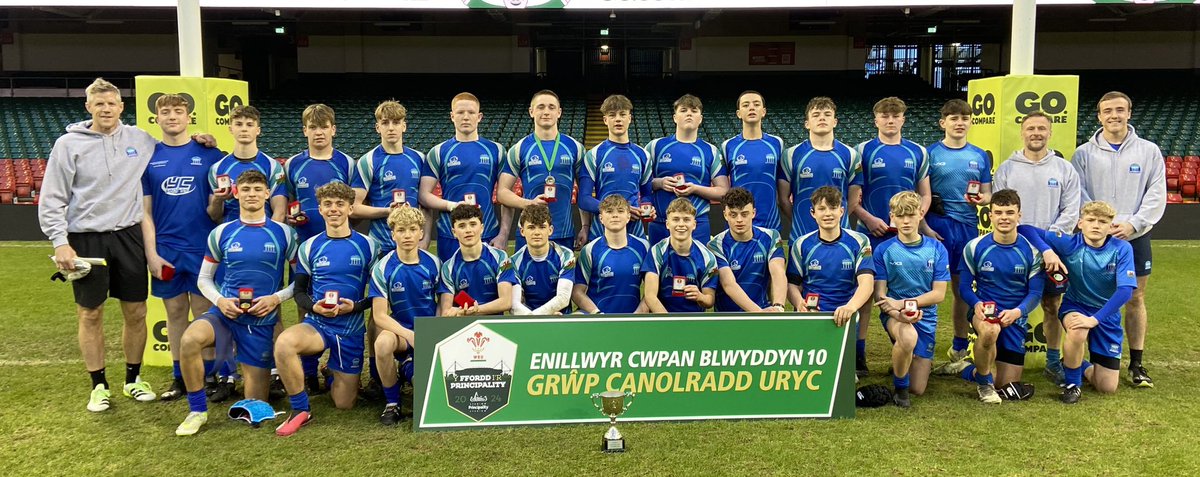 🏆🏴󠁧󠁢󠁷󠁬󠁳󠁿🏉 Rygbi Blwyddyn 10 - PENCAMPWYR CWPAN CYMRU🏉🏴󠁧󠁢󠁷󠁬󠁳󠁿🏆

Bro Morgannwg 20 v 18 Ysgol Hwlffordd

Mor, mor falch o’r criw yma! Pencampwyr Cymru am yr ail dro!

Llongyfarchiadau i’r ddau dîm am chwarae gêm mor gystadleuol.

Jack E 🏉🏉
Tom P 🏉
Ffredi E 🏉