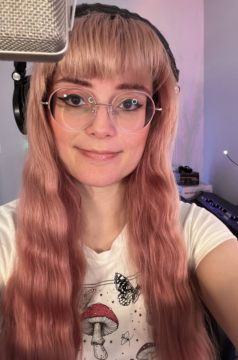 mariathebean1's tweet photo. Streaming music on twitch at 4:00PM MST✨💕 
https://t.co/a9DVYBVZ4D https://t.co/a9aQMqy8fc