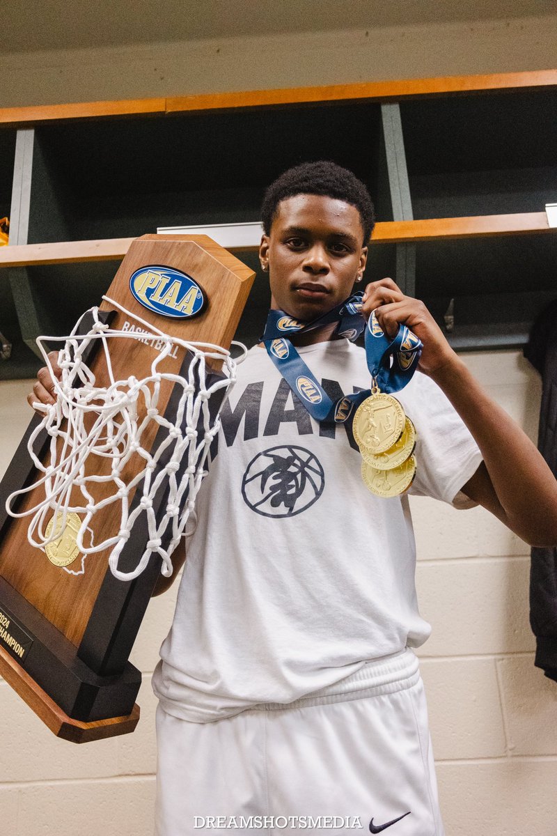 DreamShotsMedia's tweet photo. A Legendary High School Basketball Career and 1 year to go. RJ Sledge now has 3 WPIAL Titles and 3 PIAA State Titles. 🏆 Will he go 4/4 Senior Season 🫣 @Jizzle_1k https://t.co/N7v35tvJHv