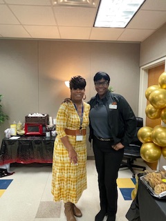 Office of Family Engagement (@apsfam_alumn) on Twitter photo #NationalSingleParentDay Charman Nesby, Dunbar ParentLiaison, led a supportive Single Parent Circle and Luncheon! Parents shared their stories and offered support to each other!
<a href="/apsupdate/">ATL Public Schools</a> <a href="/APSStrategy/">APSStrategy&Engagement</a> <a href="/aps_papac/">APS-PAPAC</a> @DunbarSessoms #NationalSingleParentDay Charman Nesby, Dunbar ParentLiaison, led a supportive Single Parent Circle and Luncheon! Parents shared their stories and offered support to each other!
<a href="/apsupdate/">ATL Public Schools</a> <a href="/APSStrategy/">APSStrategy&Engagement</a> <a href="/aps_papac/">APS-PAPAC</a> @DunbarSessoms