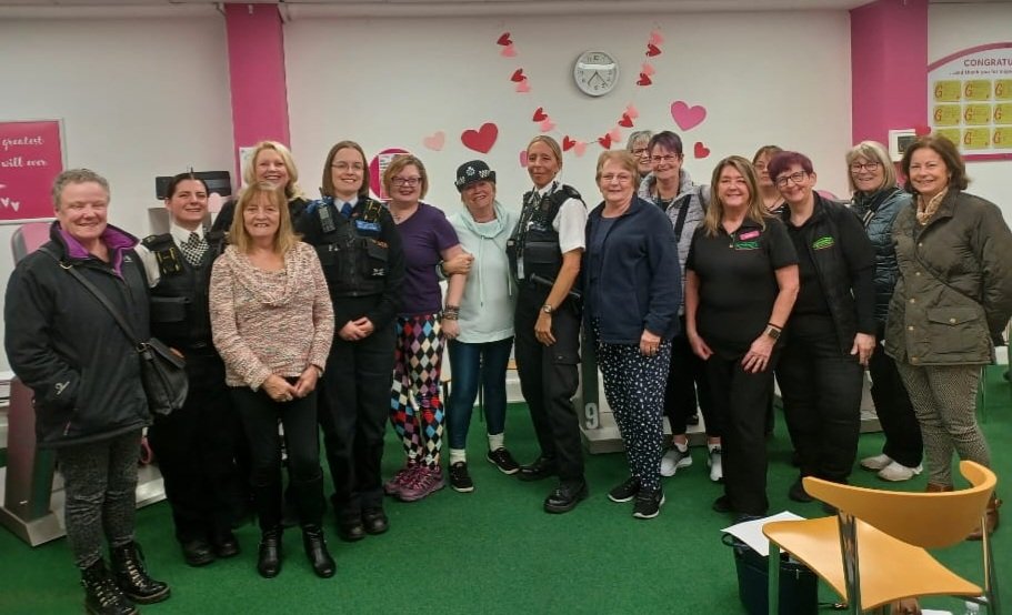 A really worthwhile and positive engagement with a great group of women @RuislipGym this evening, talking about local policing matters and @metpoliceuk. A team effort with @MPSNorthwoodH, @MPSEastcoteXH and @MPSManor. #community, #safety, #MyLocalMet. @HillingdonVoice.