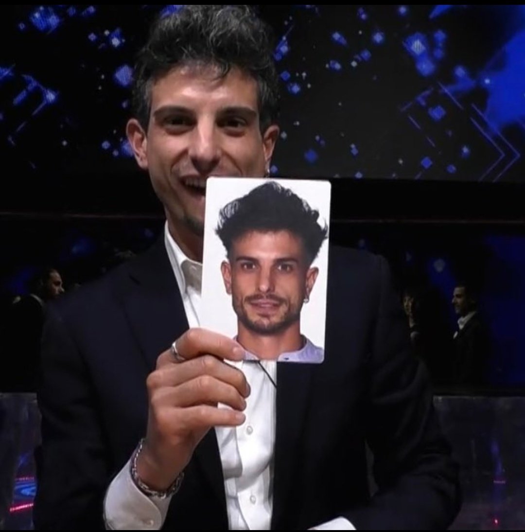 MariaCo84291391's tweet photo. Finalmente sei fuori #grandefratello https://t.co/AiuxY99sBc