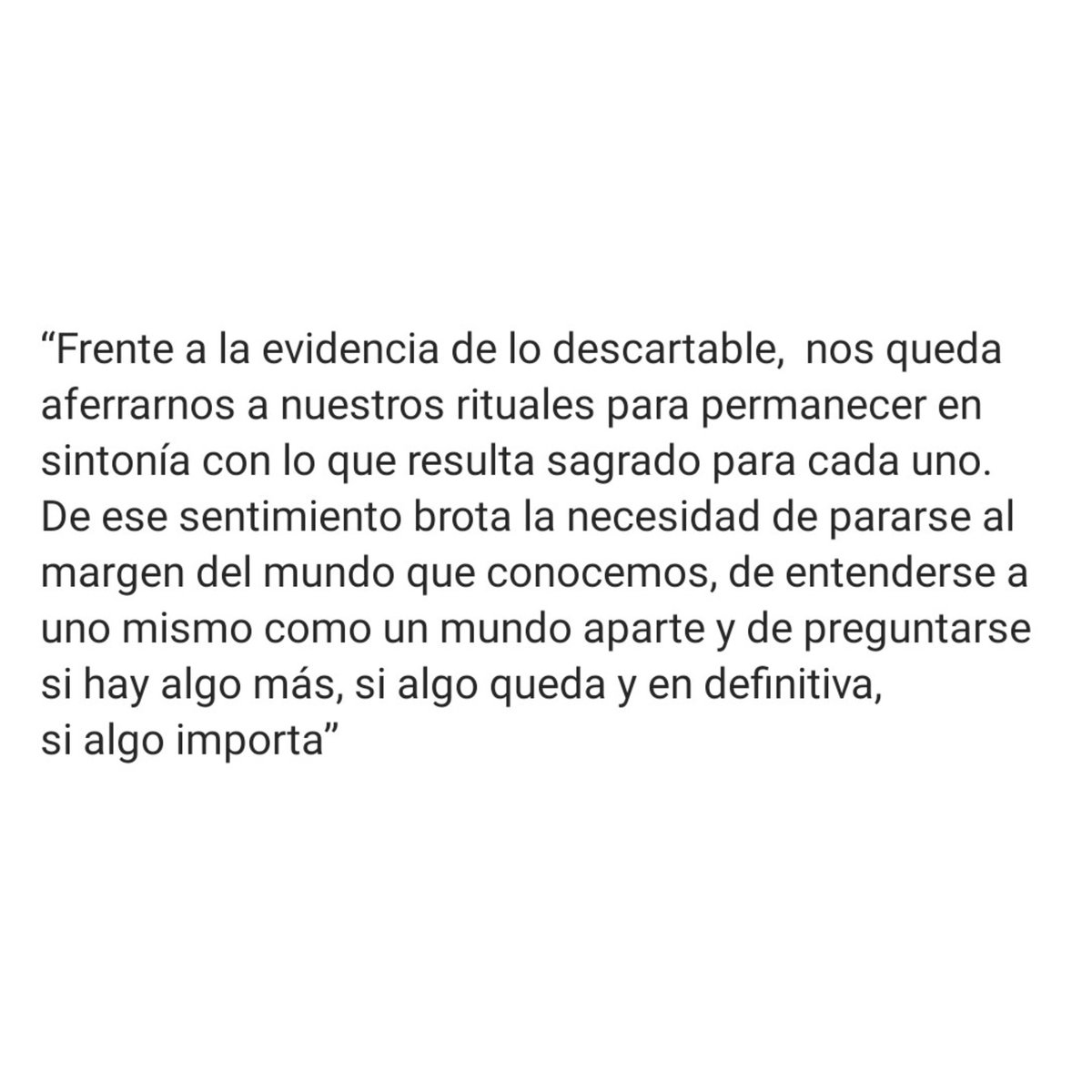 Wos nos presenta DESCARTABLE:

"Frente a la evidencia de lo descartable, nos queda aferrarnos a nuestros rituales para permanecer en sintonía con lo que resulta sagrado para cada uno"...