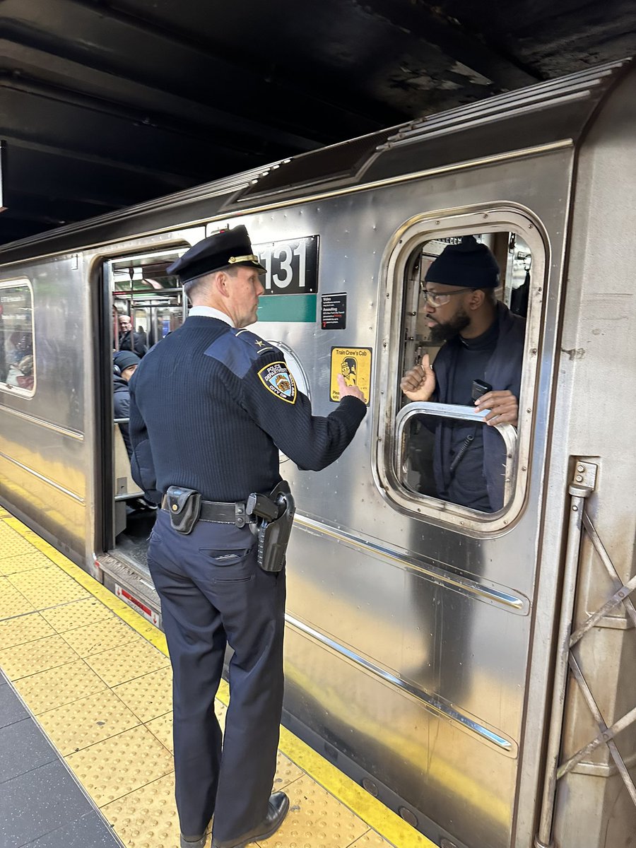 @NYPDPBMS DC McCormack rode the #6 line as the exciting nightlife of this great city started. Speaking with the riding public they voiced their concerns about the system late at night. In the “CITY THAT NEVER SLEEPS” neither does the NYPD’s commitment to rider safety. @NYPDnews