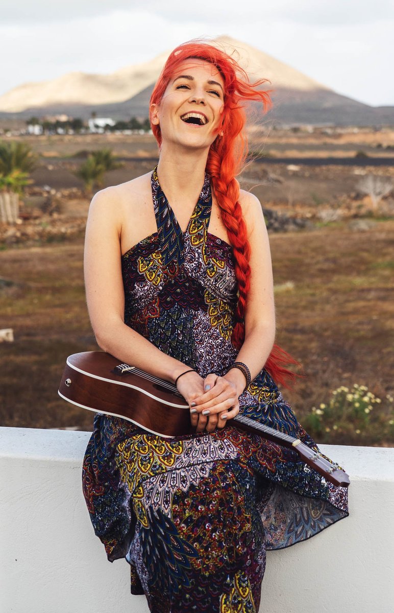 MonaLisa_Twins tweet picture