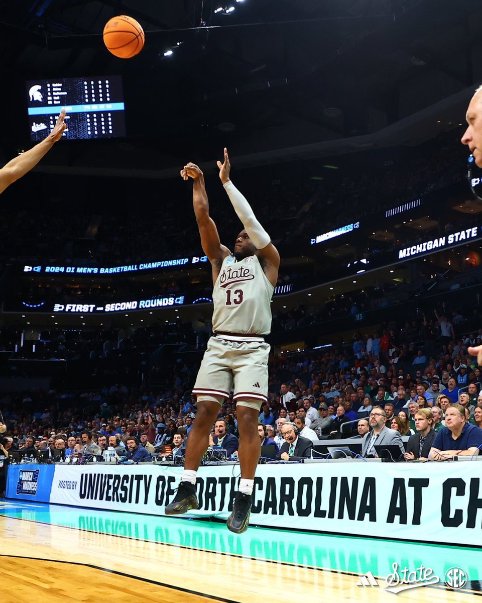 johncpacker's tweet photo. Thank you @jhubb_3 and @HailStateMBK for a great season! The future is bright for
#HailStateHoops ๐ถ๐ https://t.co/ICYO3Uu170 https://t.co/7Z35N9rFwS