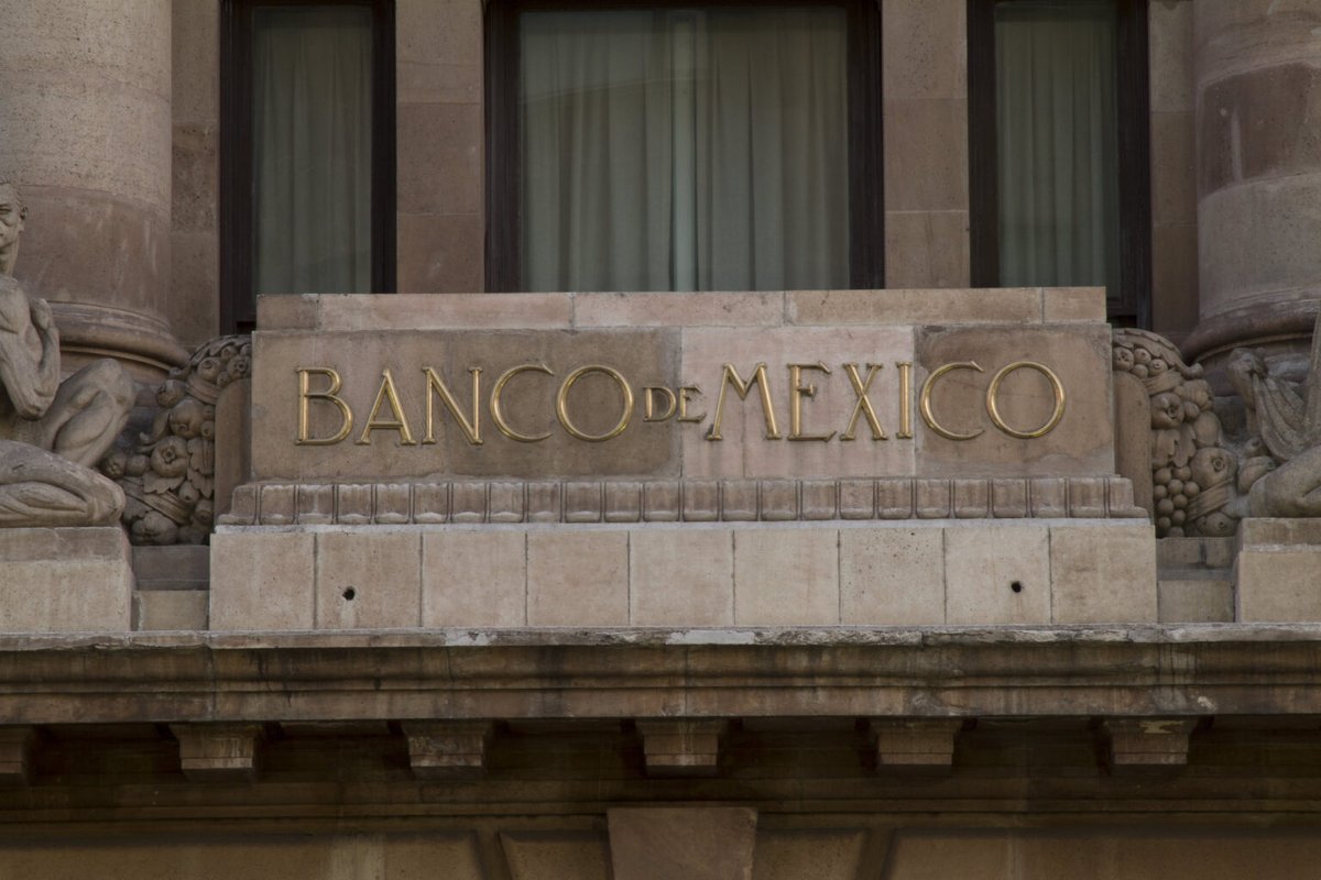 Banxico recorta tasa de interés a 11.00%; primera baja en 3 años .Se decidió reducir el costo del dinero en 25 puntos base.🏦 n9.cl/z4q1er 💰
#Banxico #BancoDeMéxico #TazaDeInterés #Dinero #AMEXI