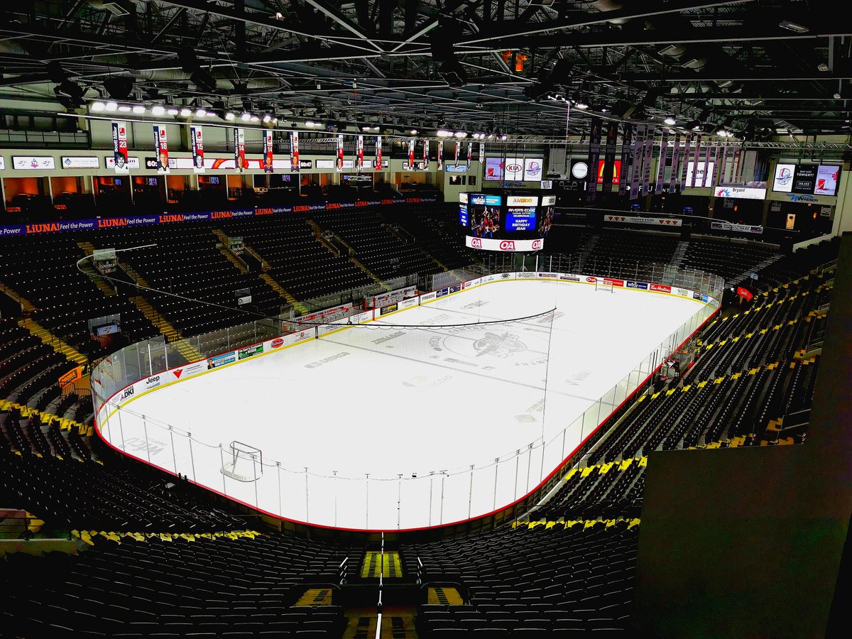 It's the last home game of the season for <a href="/SpitsHockey/">Windsor Spitfires</a> tonight. Here's a big shout-out to all of the fans for your support throughout the season! See you all soon! #gospits #windsorspitfires