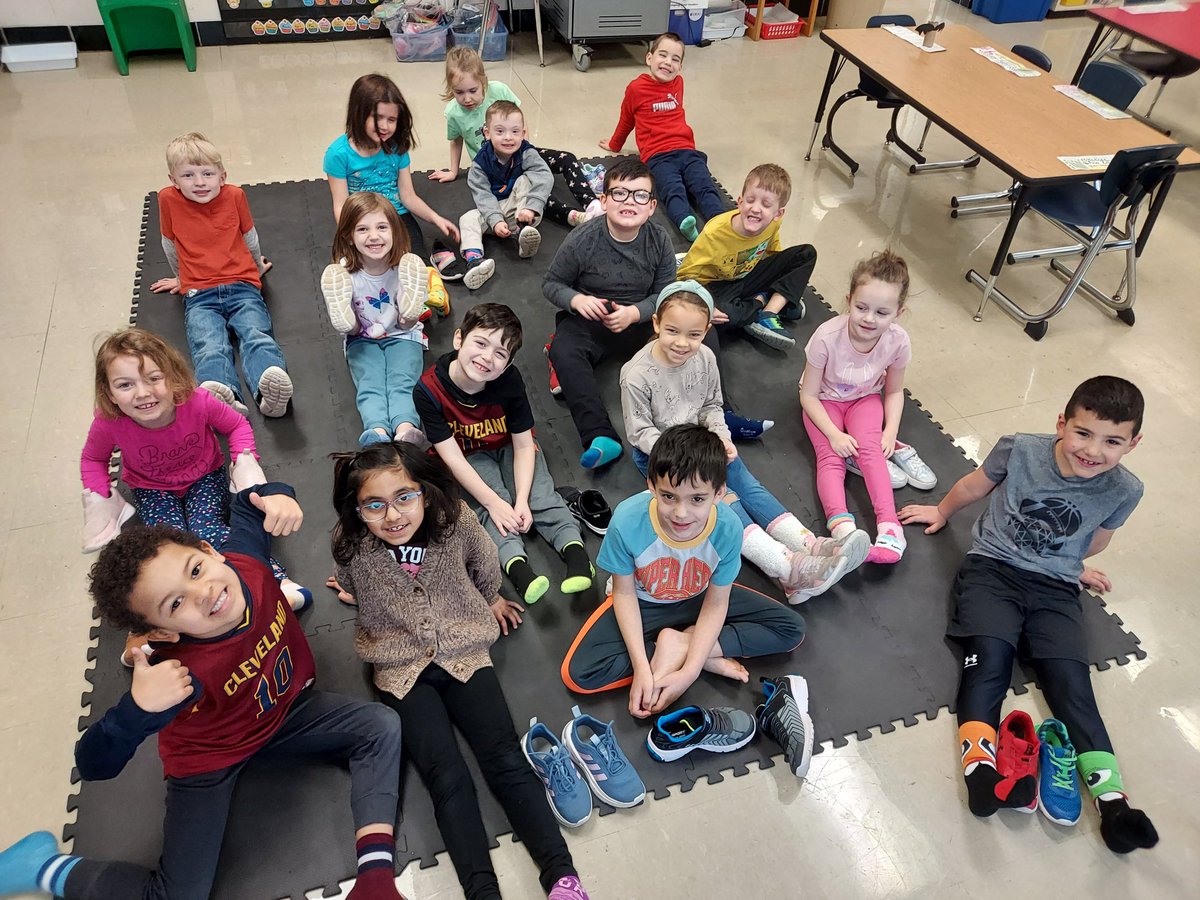 MsGabbyG tweet media