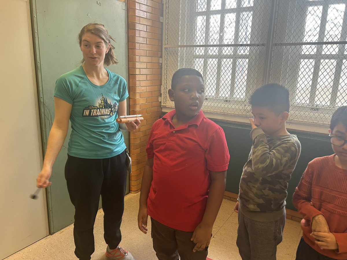 p4_queens's tweet photo. Working on our mindfulness with some #mindup exercises! #p4qstrong @DrDeniseDAnna @D75Office https://t.co/VMGpTlQCIW