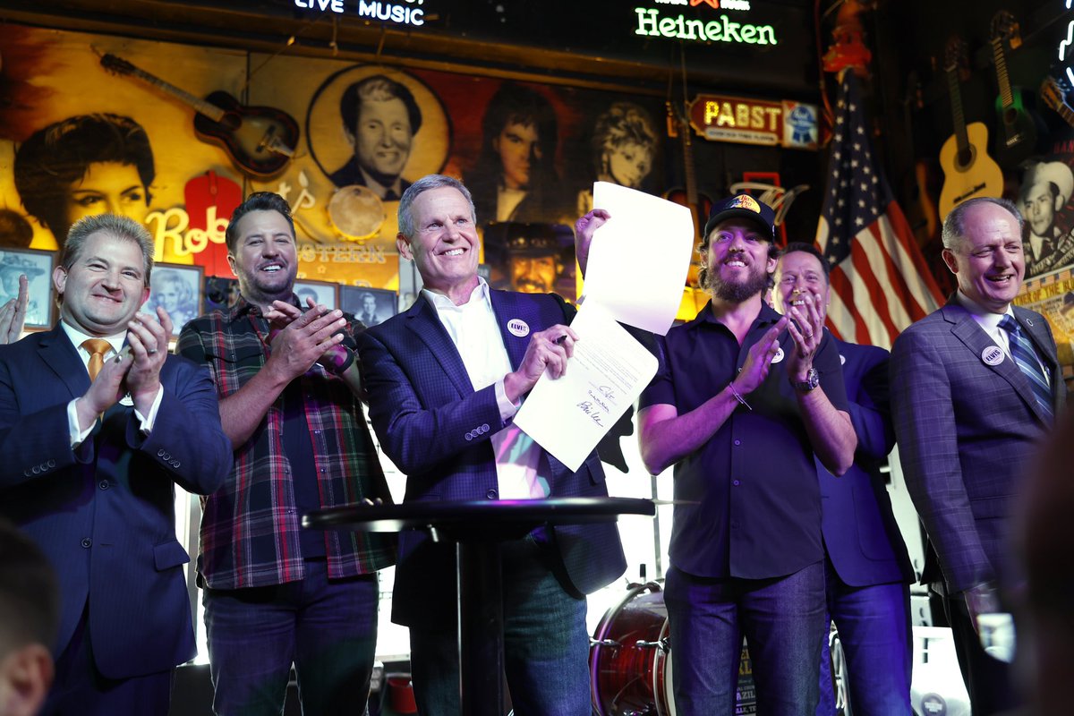 GRAMMYAdvocacy's tweet photo. The passage of the ELVIS Act in #Tennessee "represents the power of collaboration." - Harvey Mason jr., CEO of the @RecordingAcad

📸 Getty Images for Human Artistry Campaign https://t.co/umSKGE6ajp