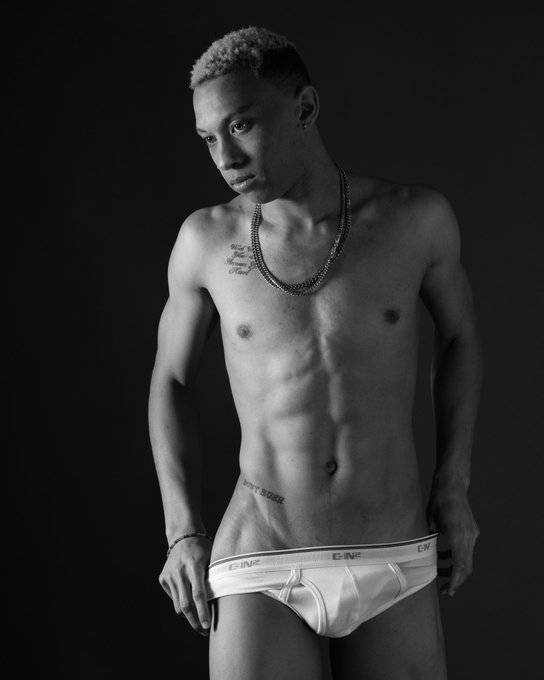 25 never looked so damn good! Bless me on OF 🙈 🎁 💝 🎂  https://t.co/4okkB4kCtz  📸: @RobertRicePhoto https://t<a href="/tag/bde"class="tags"><span>#bde</span></a>