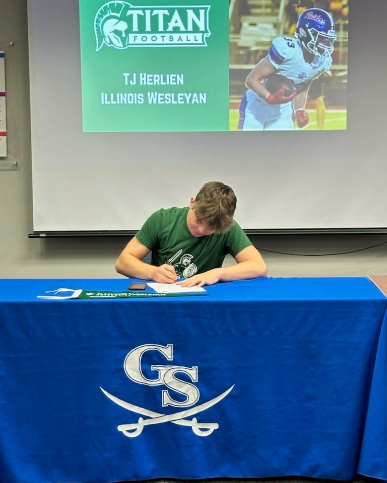 TJHerlien33's tweet photo. Signing day!!! Thank you @GlenbardSouthFB for making an experience i wont for get. GO TITANS. Onto the next chapter.@IWUTitanFball @CoachYoungXFQB @CoachMW_51 https://t.co/hPrQXnqXg8