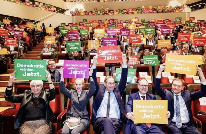 orlando1678's tweet image. Eröffnung der Leipziger Buchmesse.
Lassen Sie diesen ... Anblick von ... einfach auf sich wirken.