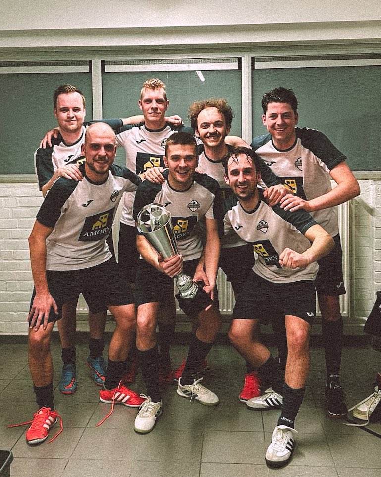 MichielCChrist's tweet photo. MVV Amory CHAMPIONS!!! 🏆 
Minivoetbal Kern 4 Brugge ⚽️

@HerboutGeoffrey 
@KarelSierens 
@JelleSevenhant 
@jarneboy747 
@verbeure_victor https://t.co/oyAqe2bAmP