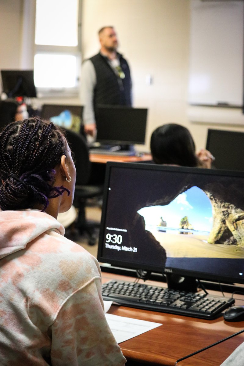 GCCCBroncbuster's tweet image. Gabe Gallardo and Brian Crockett from Crockett &amp;amp; Co Real Estate revisited Dr. Ortega&apos;s Personal Finance class today, providing students with insights into purchasing a home.🏘️

#COMMUNITYCollege
#FinanceClass💵
#ProducingPositiveContributors🎓