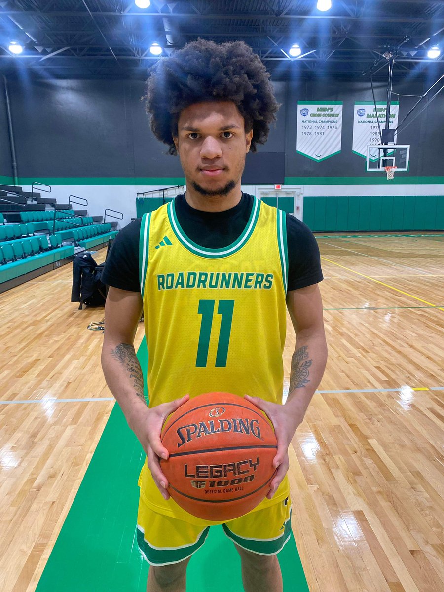 269_Mason's tweet photo. After a great conversation with @CoachRodell I would like to receive my second official offer from Southwestern Community college✅💯
#Roadrunners👀💚💛
#AGTG🙏🏾 https://t.co/XJZv1KCedf