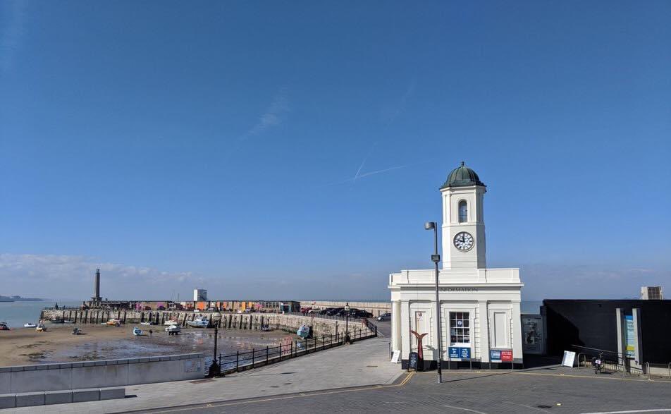 LoveMargate's tweet photo. Spring is springing! #margateharbourarm #margate #droithouse #margateharbour #spring #sunshine #lovemargate βοΈβ€οΈ https://t.co/18Td4DD9RQ