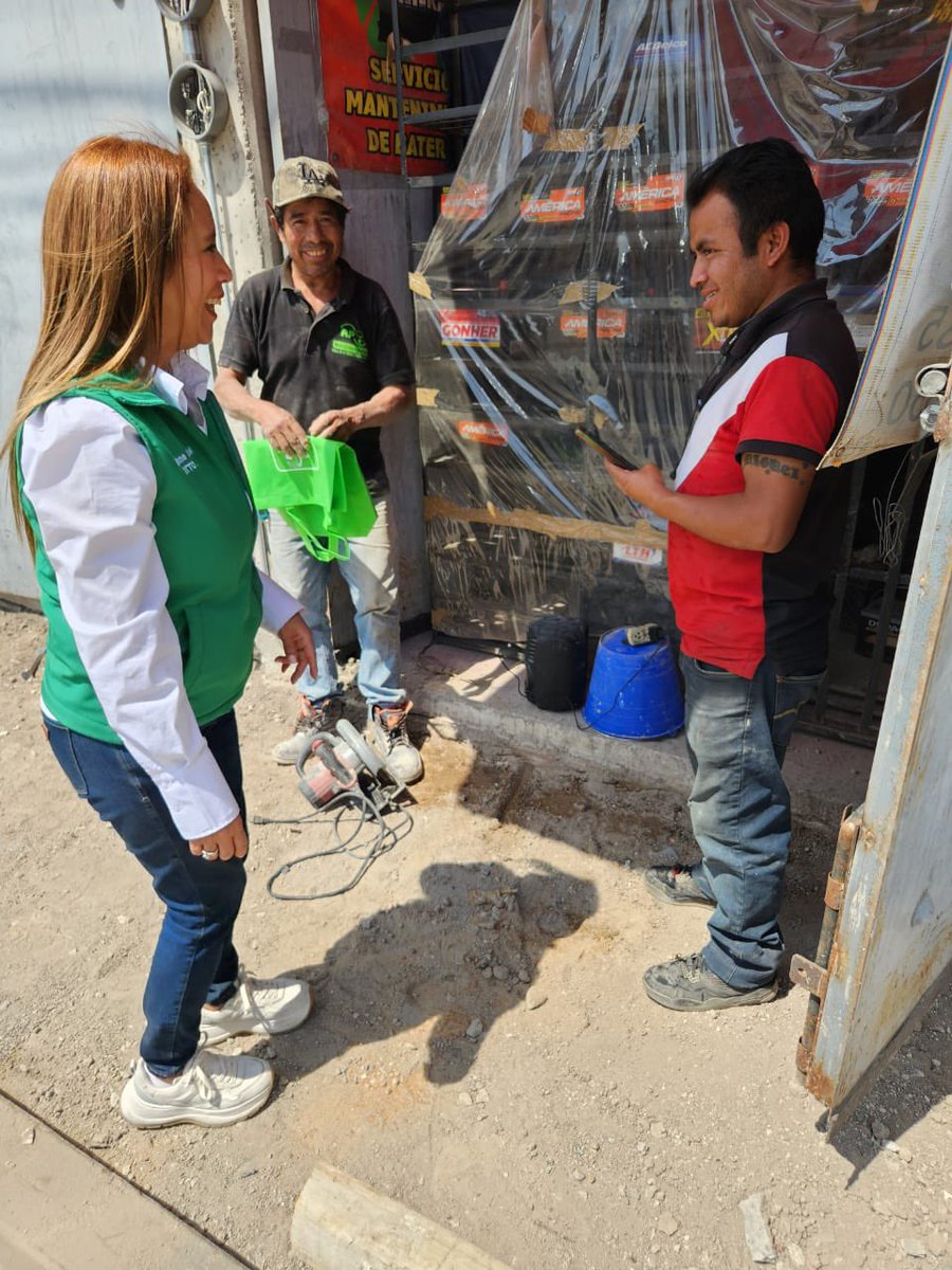 IvonneMacielF's tweet photo. Gracias por abrirme las puertas de Independencia y por escuchar mis propuestas. Estoy comprometida con ustedes para ser su voz y trabajar juntos por un futuro mejor. 💚🗣️ #CompromisoConLaComunidad #MujeresQuePiensanEnGrande #ConIvonneVa #FuerzaVerde https://t.co/00LWVb0ZVs