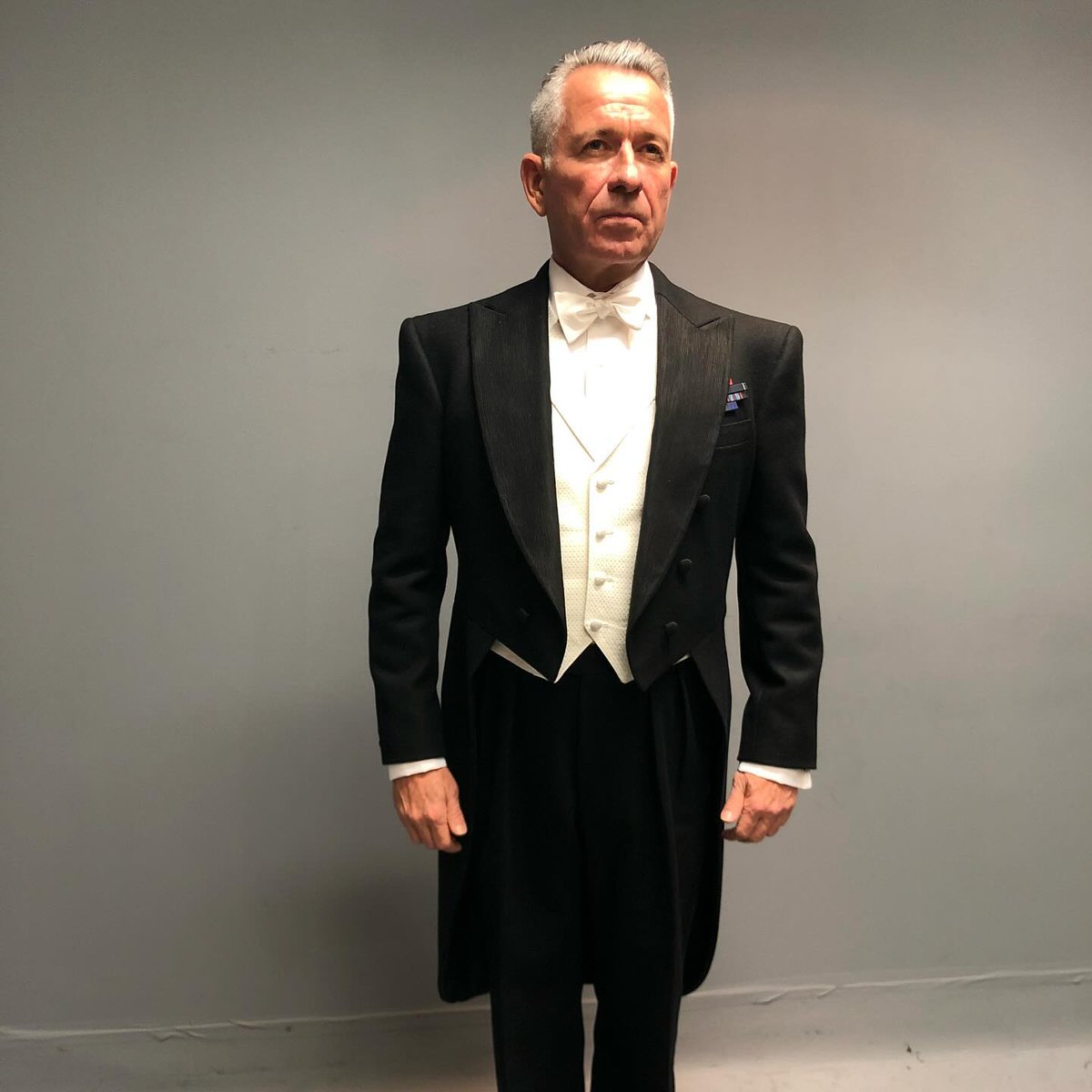 seanpertwee/IG: "Martin Greenfield 1928-2024. Master tailor, Holocaust survivor, American icon. Tailor to 6 American Presidents, Sinatra &amp; countless celebrities. Above all one of the most remarkable men I had the honour of spending time with. My heart..." instagram.com/p/C4w_FGGM3y-/