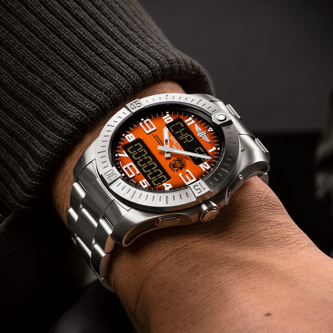 To commemorate the 25th anniversary of this feat, @Breitling has released the Aerospace B70 Orbiter. 

#TourneauBucherer #Breitling #SquadOnAMission