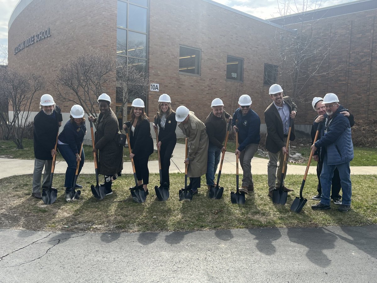 The time is here!! Groundbreaking for our Blackhawk Middle School renovations! So exciting…💙⁦@BensenvilleD2⁩
