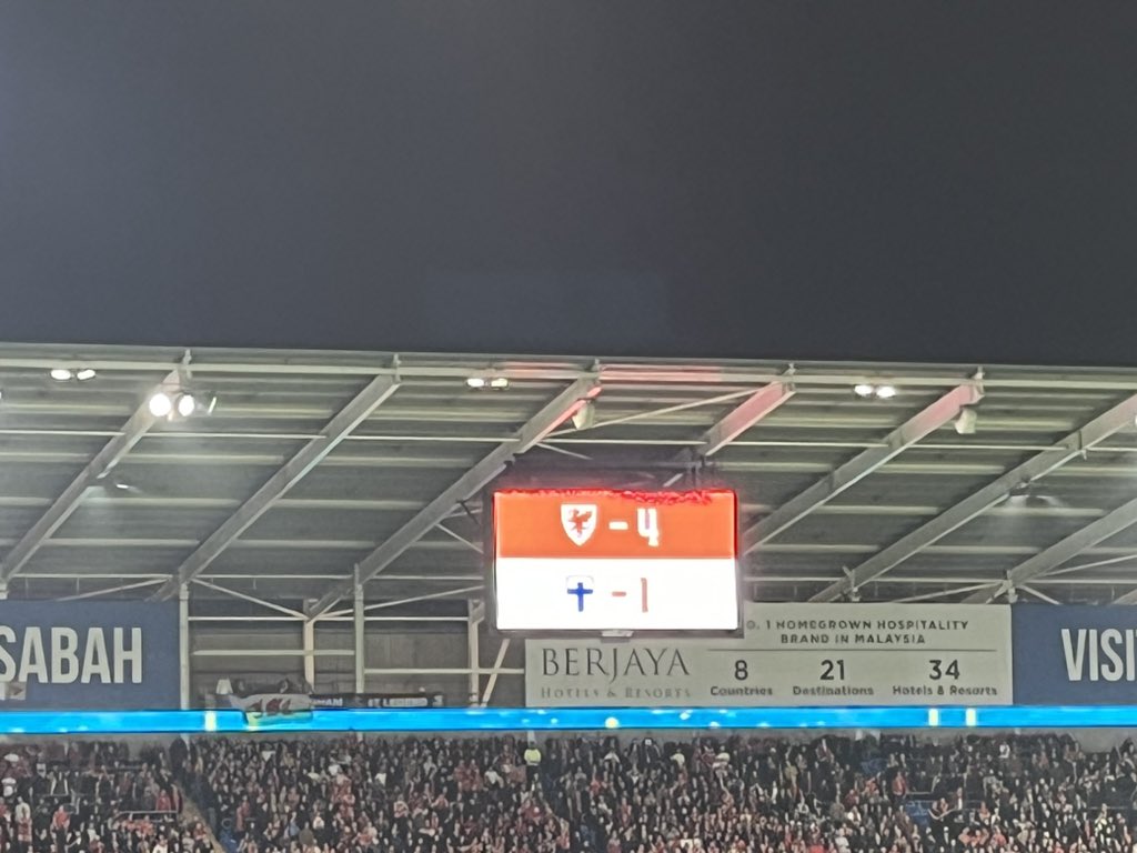 Another magical atmosphere and top performance from @Cymru tonight! One final push needed to reach Germany! Bring on Poland 💪🏻 #Cymruambyth #WalvFin #TogetherStronger 🏴󠁧󠁢󠁷󠁬󠁳󠁿🏴󠁧󠁢󠁷󠁬󠁳󠁿