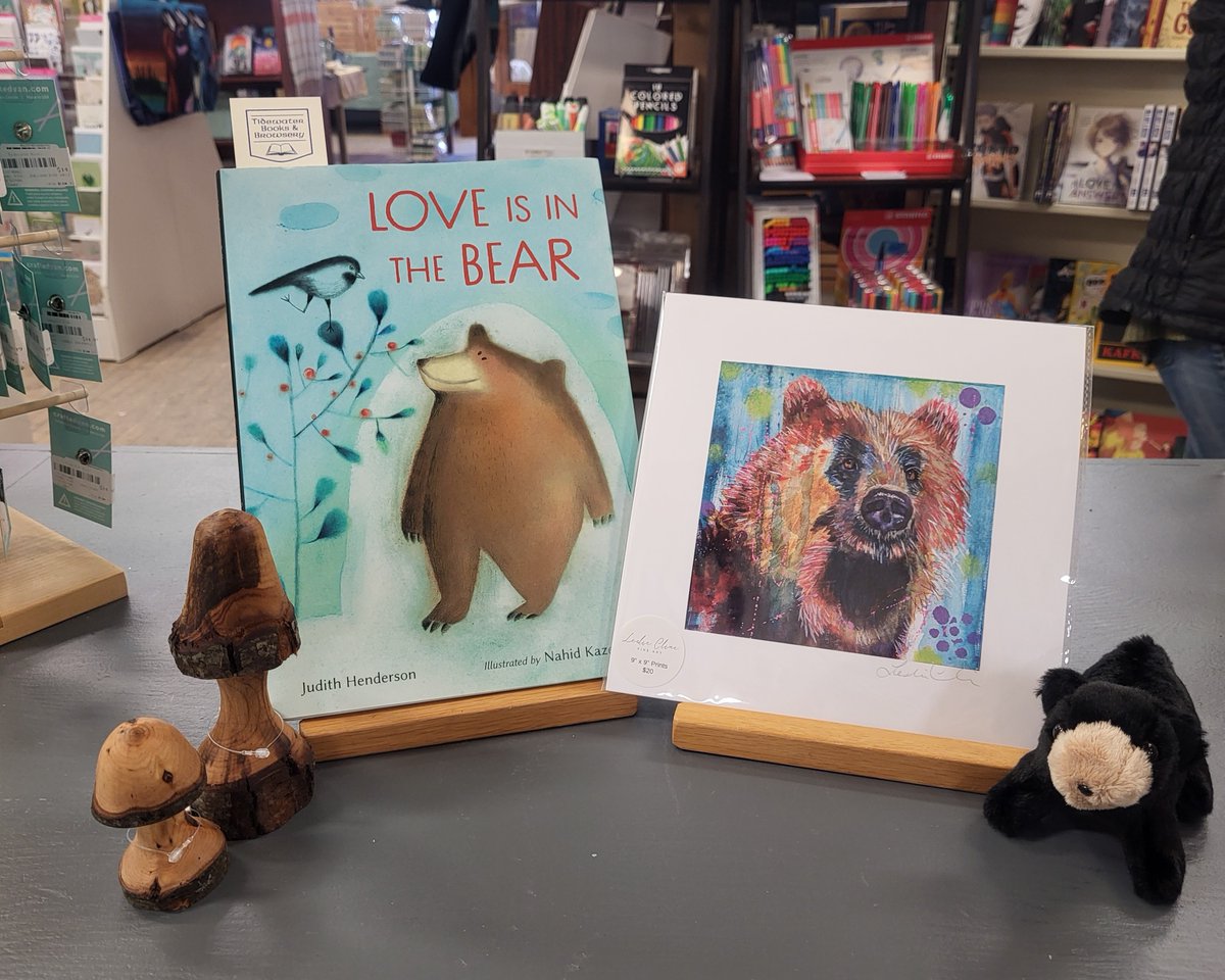 Tidewater_Books's tweet photo. I may have had a little too much fun selecting #books, art, crafts, & more in-store for #WorldBearDay, I had to take two photos! 💕🇨🇦📚🐻
https://t.co/WtFcBxaVCB
#IReadCanadian #ShopSmall #ShopLocal #ShopNB #ShopIndie #BookLovers #IndieBookstores #SackvilleNB https://t.co/mbC2C0BbGv