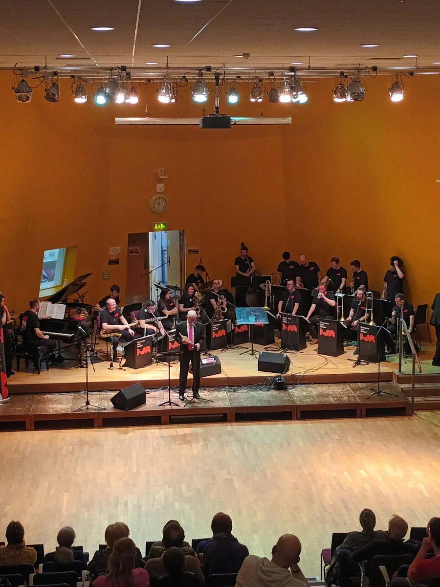 HullMusicHub's tweet photo. Delighted to once again be hosting the latest #hulljazz event at the Albemarle. Hull Youth Jazz Orchestra supporting the amazing Doncaster Jazz Alumni (DJA) led by the irrepressible John Ellis and Al Wood. @HullJazzFest @Hullccnews @livemusicinhull @jazzsharing https://t.co/eLDYsVWZrg