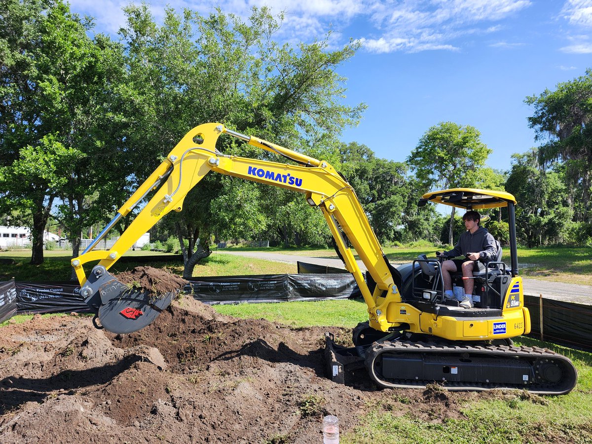 LOLHS_CRC's tweet photo. We had an amazing time learning and playing at Construction Career Day 2024. @LOLHSPrincipal #constructioncareerday https://t.co/xMRTgVIxIr