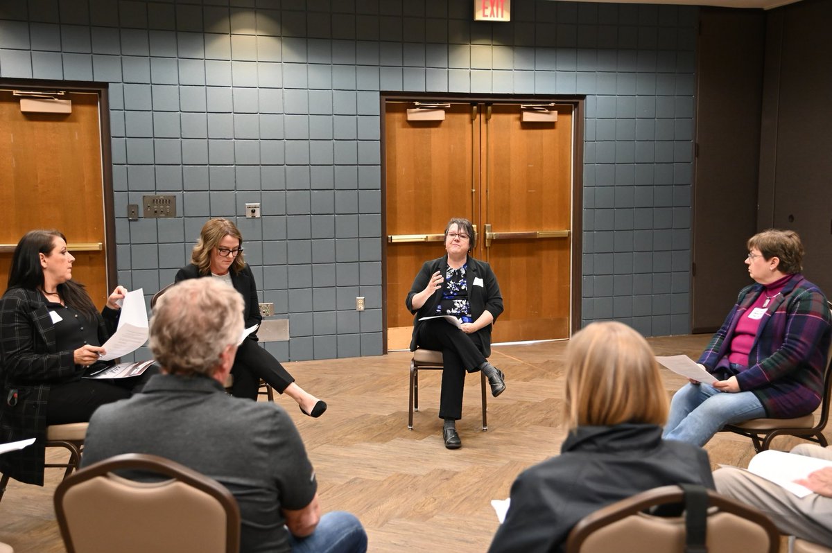 DCI’s Communications Team & Insurance Consumer Affairs Division were represented at @MoSEMA_’s Earthquake Summit in Cape Girardeau today! Lori Croy discussed EQ insurance data that drives consumer decision-making & Rebecca Shavers shared consumer resources. #MOQUAKE2024