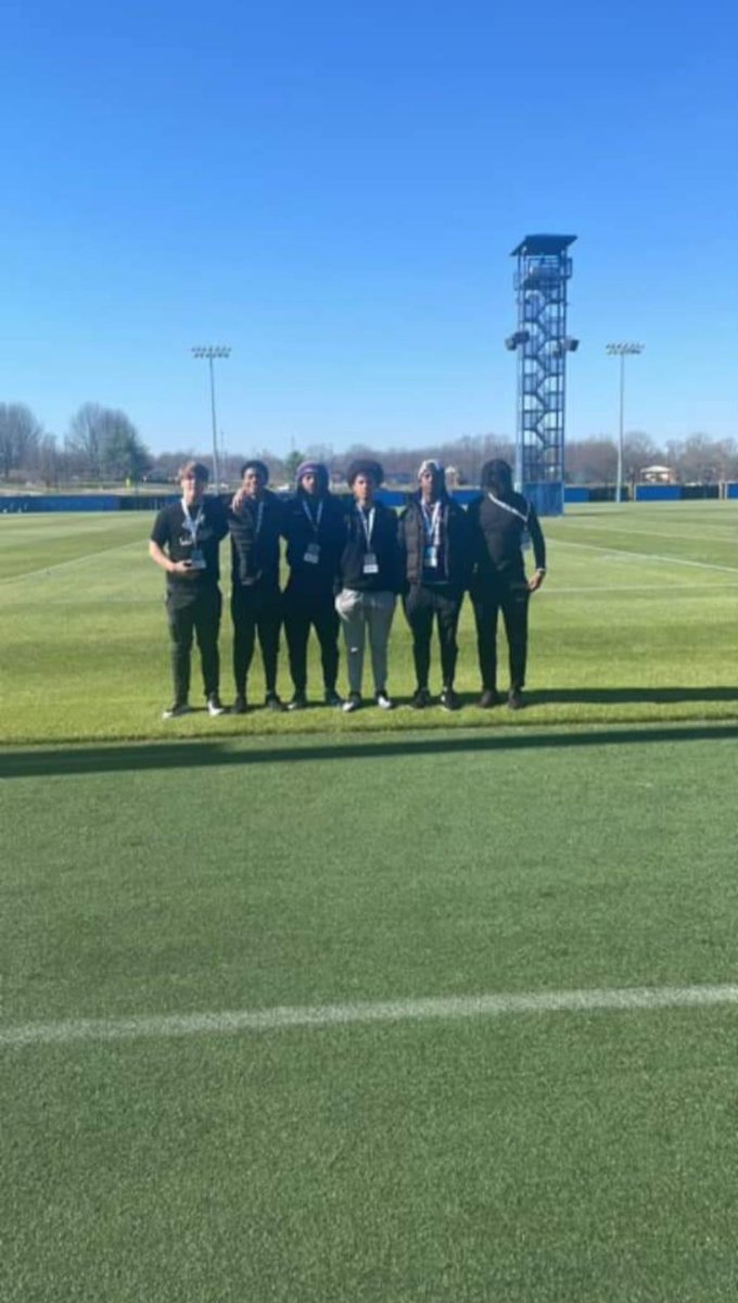 DemontLee's tweet photo. Them Middletown Middies at University of Kentucky 💪
#Magic
#TrustTheProcess
#weworkingoverhere https://t.co/ALF2z9LmdU