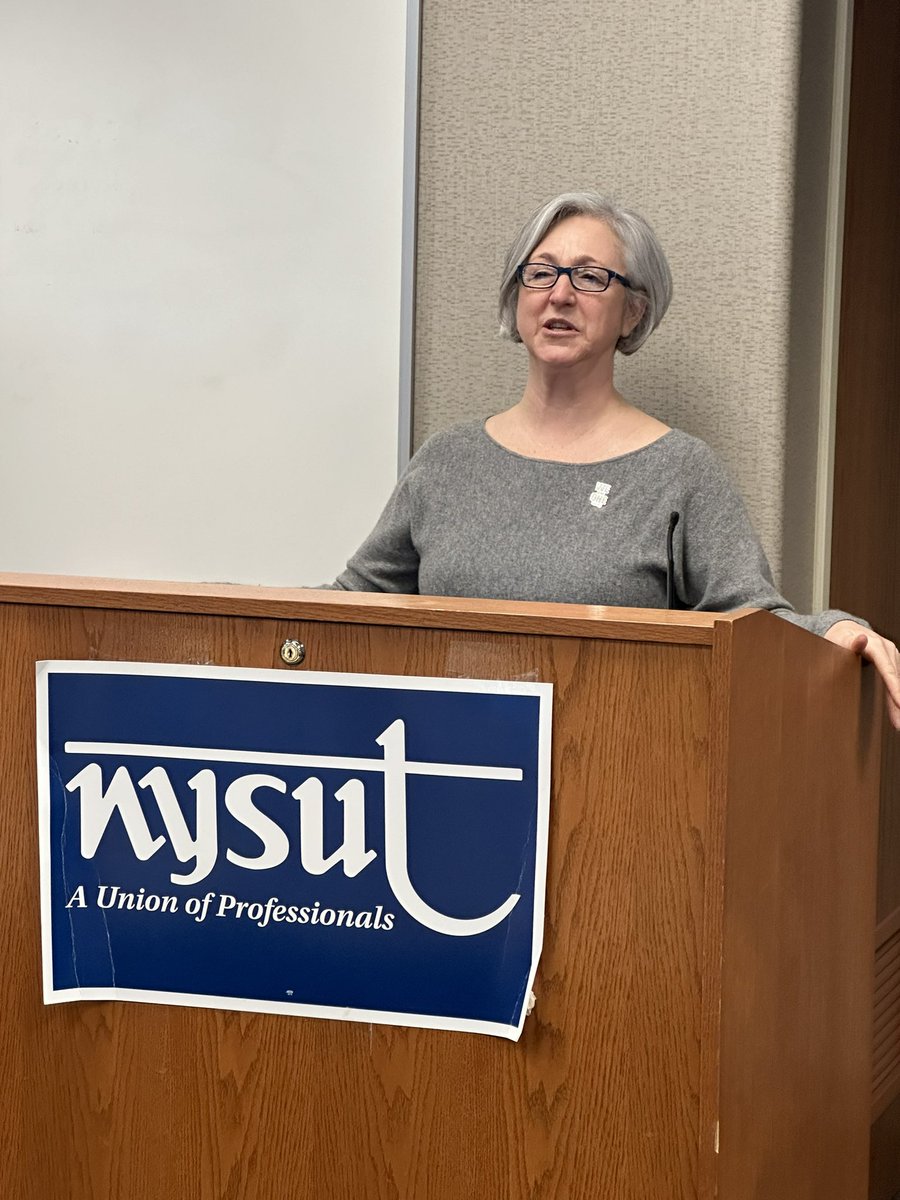 coachcant's tweet photo. Thank you @MelindaJPerson for joining our @NYSUTWNY ED 1,2,3,4,&amp;44 mtg. Not a part of the state not impacted by funding cuts so not a part of the state Melinda has not gone to to spread that message. #PublicSchoolsUniteUs #FixTier6 @nysut @AFTunion @GregMcCreaNY https://t.co/nczB4dAfF3