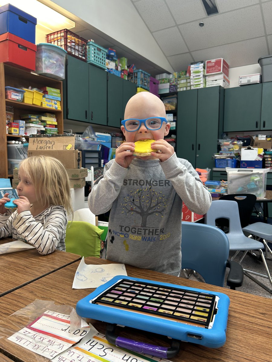 Today March 21st is #WorldDownSyndromeDay and we celebrate and raise awareness by wearing our brightest, loudest socks for two of our Lynx! 🧩🐾

WDSD held on March 21st to represent chromosome 21, 3 copies = 21st day of 3rd month of the year
#watchmeROAR #psdproud