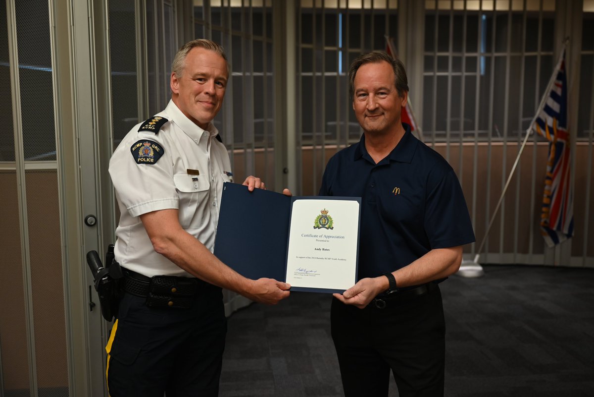 Another great day at Burnaby RCMP Youth Academy, it included: 🚔 Scenario-based training, including a simulated traffic stop where students put their note-taking and investigative skills to the test 👟Fitness and drill classes and a visit from Youth Academy sponsor Andy Bates