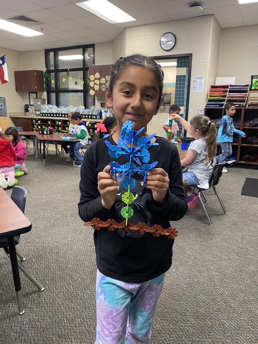 I love it when they make connections. 😍 She built a bluebonnet after we learned about our state flower. @HumbleISD_LSE