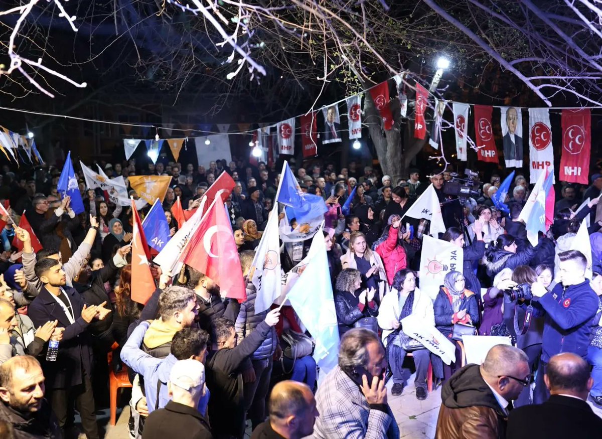 📍#Söke / Bağarası 

Bağarası kendinden emin, bize desteği tam!

31 Mart’ta bu azim ve kararlılıkla hep beraber  yarınlarımızı inşa etmeye, şehrimizi hak ettiği eser ve hizmetlerle buluşturmaya hazırız kararlıyız!

#Bağarası Hazır!
#Söke Hazır!
#Aydın Hazır!

#mustafasavaş