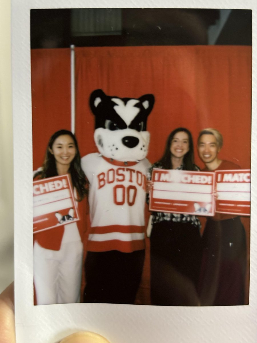 A huge congratulations to our M4s who all matched to their first choice last week😍 including MGH UWash and UCSF! So proud of this amazing class