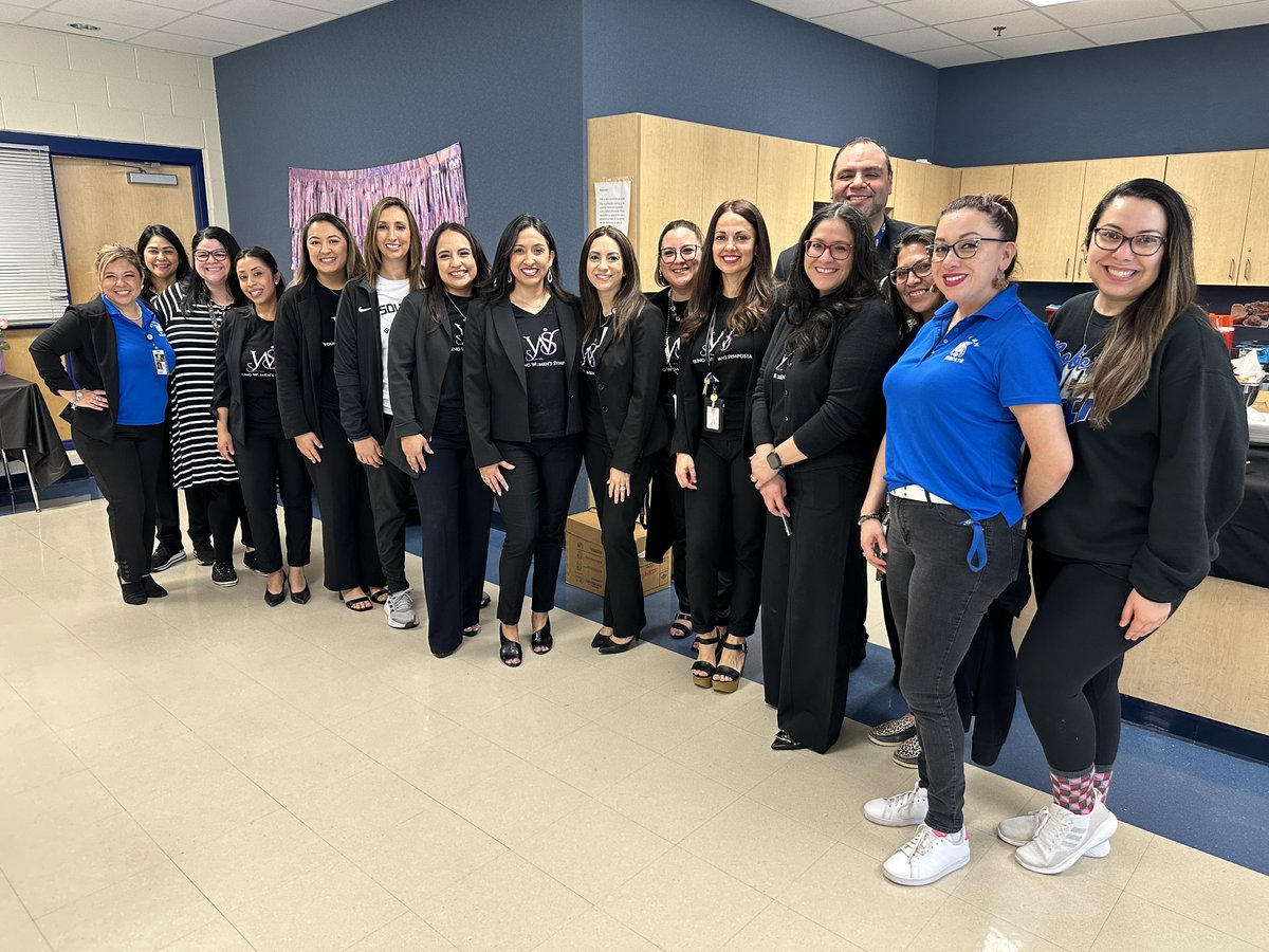SSAISDssahs's tweet photo. South San Antonio High School hosted the 2nd of three women symposia in honor of National Women's Month. Three guest speakers met with the students to discuss leadership and entrepreneurship. #WomensMonth2024 #PawsUp https://t.co/V7LWNhsdrn