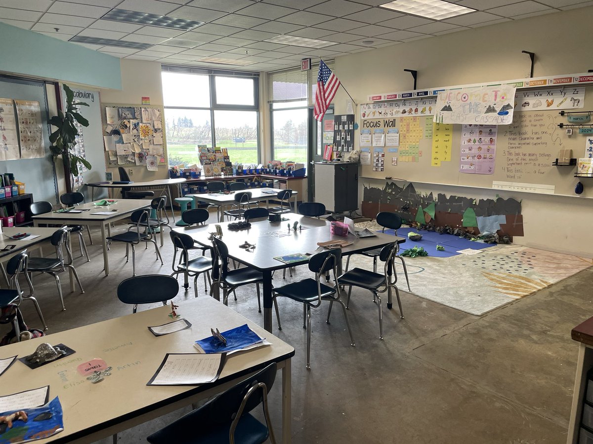 derwood73's tweet photo. Visiting the Grade 2-3 Ecoregion Museum, learning about different Ecoregions in Oregon : The Willamette Valley, Columbia Plateau, East Cascades, West Cascades, Coastal Range.  
@CorbettSchools #OneCorbett https://t.co/1PBuAbfN9B