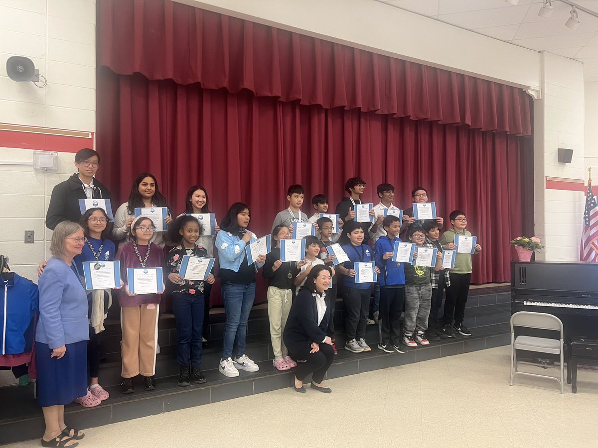 FoxChapelAP's tweet photo. One of my favorite events of the year!!! The piano pal family celebrating the students accomplishments🎹🎹a huge shout out to @MusicFoxChapel for her leadership and advocacy for students! @FoxChapelES https://t.co/uhEMCoZ2yC