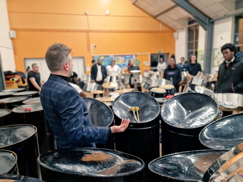 pan_nationuk's tweet photo. Band leader Chris Storey BEM giving the band a pep talk tonight at practice! 

#steelband #steelpan #DNA #steelpanmusic https://t.co/kBNlwySnp0