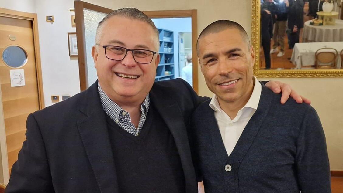 Bett_Calcaterra's tweet photo. Grazie dell’invito agli amici dell’#InterClubImbersago.
#Inter #InterClub #Imbersago #ForzaInter https://t.co/VSvOCKKaRw