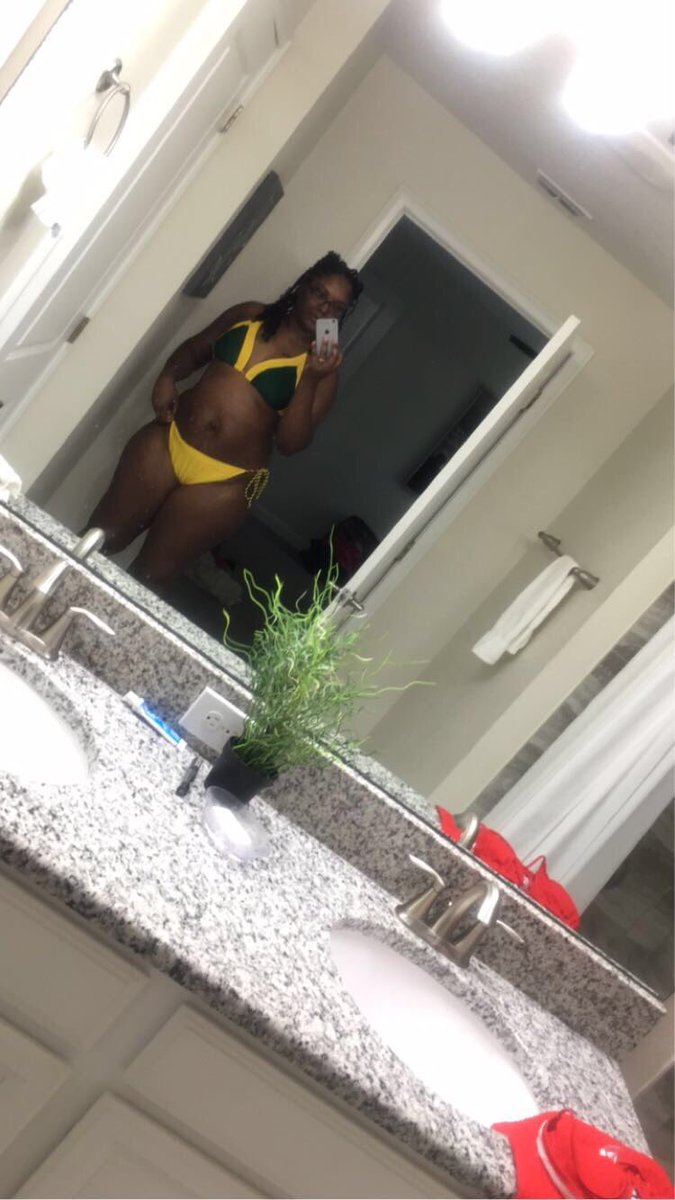 ms_desbadazz's tweet photo. 🏖 https://t.co/mwYBd8ZQIW